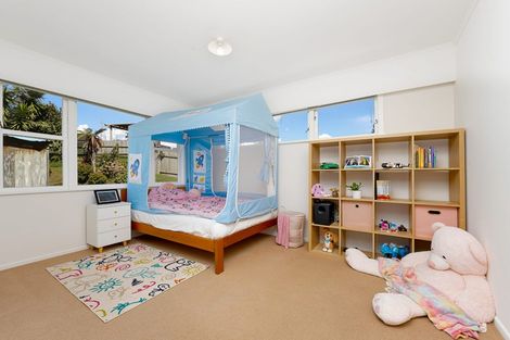 Photo of property in 46 Lowtherhurst Road, Massey, Auckland, 0614