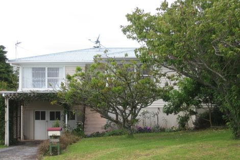 Photo of property in 267 Rangatira Road, Beach Haven, Auckland, 0626