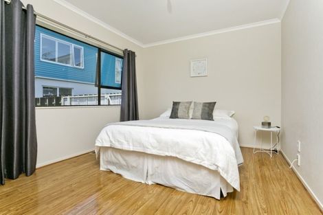 Photo of property in 2/14 Ridge Road, Waiake, Auckland, 0630