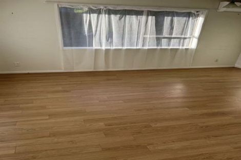Photo of property in 2/82 Peach Road, Glenfield, Auckland, 0629