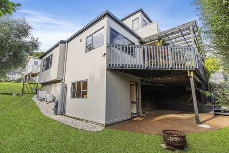 Photo of property in 2/79 Island Road, Beach Haven, Auckland, 0626