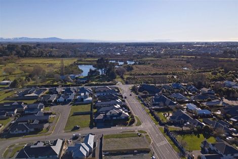 Photo of property in 215 Cavendish Road, Casebrook, Christchurch, 8051