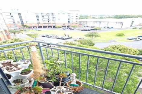 Photo of property in 4b/10 Crown Lynn Place, New Lynn, Auckland, 0600