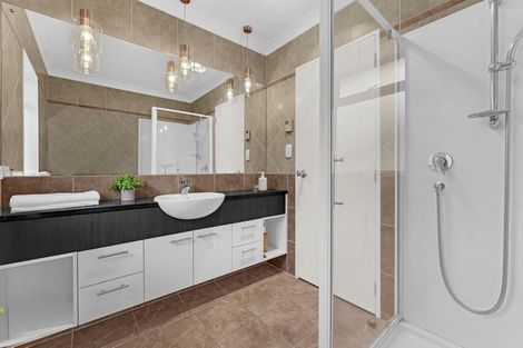 Photo of property in 125 Wayne Francis Drive, Flat Bush, Auckland, 2016