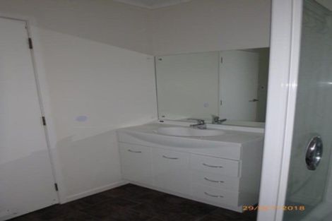 Photo of property in 18 Tableau Place, Totara Vale, Auckland, 0629