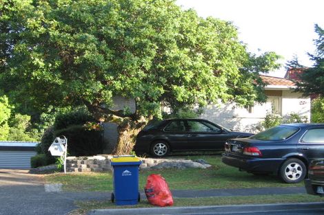 Photo of property in 12 Oaktree Avenue, Browns Bay, Auckland, 0630
