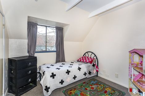 Photo of property in 2/31 Challen Close, Conifer Grove, Takanini, 2112