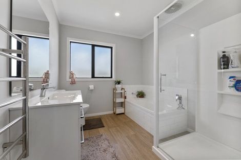 Photo of property in 1 Wescombe Grove, Feilding, 4702