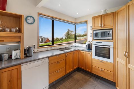 Photo of property in 2 Highgrove, Saint Clair, Dunedin, 9012