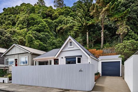 Photo of property in 69 Muritai Road, Eastbourne, Lower Hutt, 5013