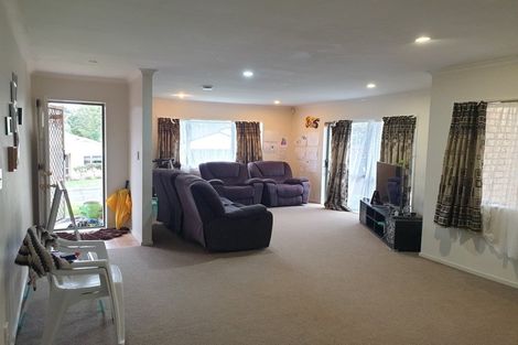 Photo of property in 3 Parkridge Way, Henderson, Auckland, 0612