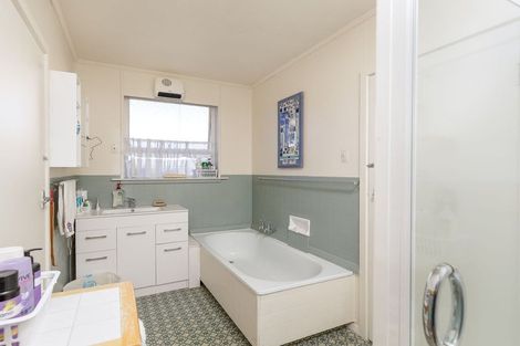 Photo of property in 1 Kennedy Crescent, Waimate, 7924