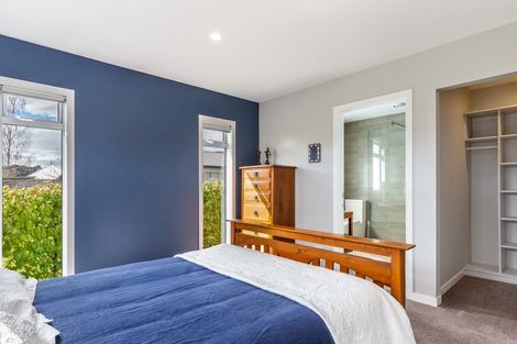 Photo of property in 18 Lakemere Way, Kinloch, Taupo, 3377