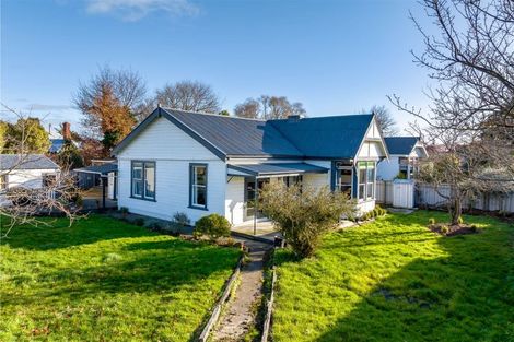 Photo of property in 102 Johnson Street, Milton, 9220