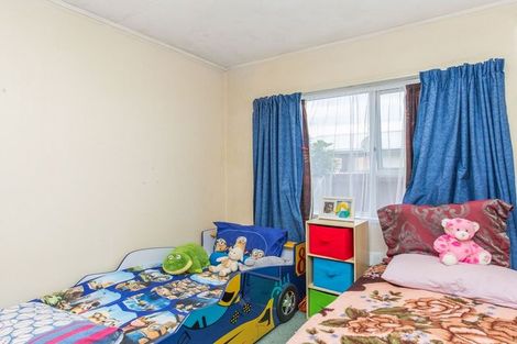 Photo of property in 2/50 Kenderdine Road, Papatoetoe, Auckland, 2025