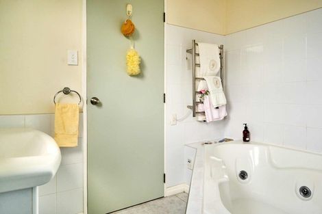 Photo of property in 18 Solander Place, Whitby, Porirua, 5024