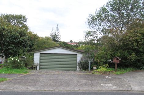 Photo of property in 34 Lastel Place, Shelly Park, Auckland, 2014