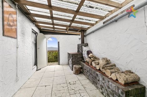 Photo of property in 33 Acacia Avenue, Maungaraki, Lower Hutt, 5010