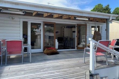 Photo of property in 19 Richmond Road, Brixton, New Plymouth, 4373