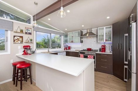 Photo of property in 81 Edgewater Drive, Pakuranga, Auckland, 2010