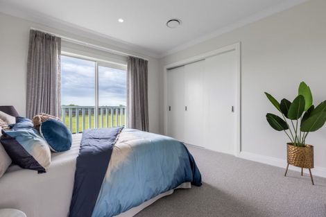 Photo of property in 4 Sunline Drive, Leamington, Cambridge, 3432