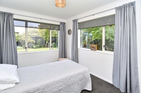 Photo of property in 4 Rue De La Mare, Parklands, Christchurch, 8083