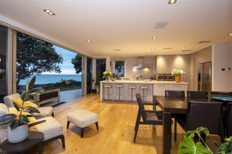 Photo of property in 25 Huntly Road, Campbells Bay, Auckland, 0630