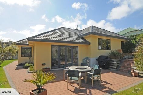 Photo of property in 20 Landsdowne Terrace, Karori, Wellington, 6012