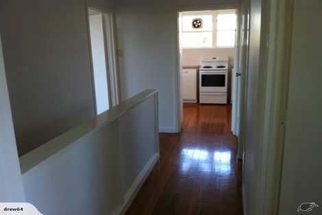 Photo of property in 44 Exmouth Road, Northcote, Auckland, 0627