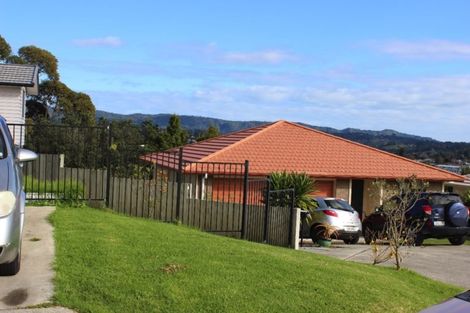 Photo of property in 28 Denver Avenue, Sunnyvale, Auckland, 0612