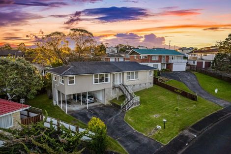 Photo of property in 1/32 Rosewarne Crescent, Glendene, Auckland, 0602