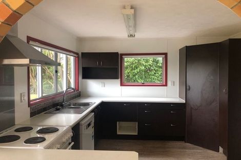 Photo of property in 2/12 Willis Street, Torbay, Auckland, 0630