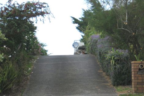 Photo of property in 1/80 Browns Bay Road, Rothesay Bay, Auckland, 0630