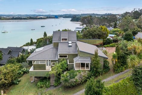 Photo of property in 32 Brigantine Drive, Beach Haven, Auckland, 0626