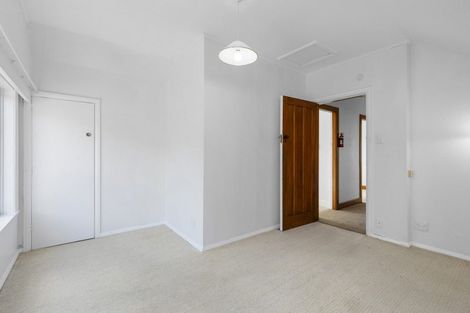 Photo of property in 33 Firth Terrace, Karori, Wellington, 6012