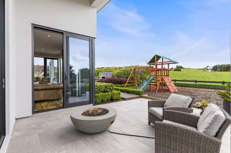 Photo of property in 38 Hawthorne Lane, Kingseat, Papakura, 2580