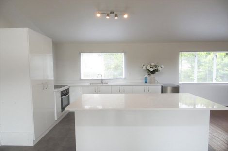 Photo of property in 4 Carillon Place, Massey, Auckland, 0614