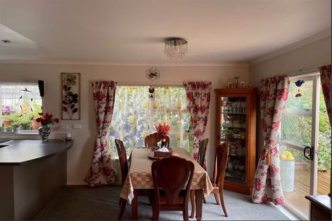 Photo of property in 4 Fitchburg Place, Mangere, Auckland, 2022