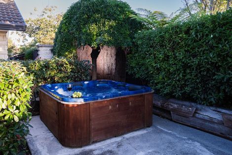 Photo of property in 10 Ludlow Place, Parklands, Christchurch, 8083