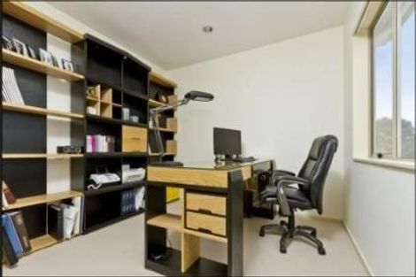 Photo of property in 6a Becroft Drive, Forrest Hill, Auckland, 0620