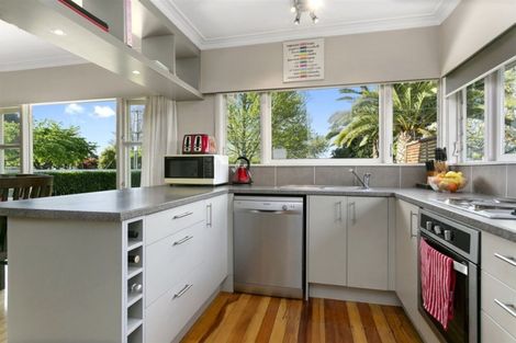 Photo of property in 322 Shakespeare Street, Leamington, Cambridge, 3432