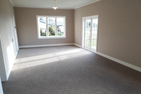 Photo of property in 1 Frood Street, Bulls, 4818