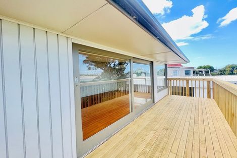 Photo of property in 73 Sylvan Avenue, Northcote, Auckland, 0627