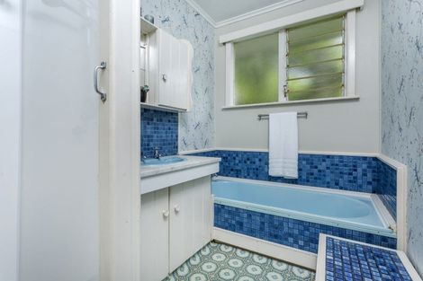 Photo of property in 12 Outlook Road, Greenhithe, Auckland, 0632