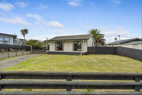 Photo of property in 27 Ruanui Street, Himatangi Beach, Foxton, 4891