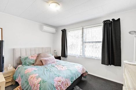 Photo of property in 21 West Harbour Drive, West Harbour, Auckland, 0618