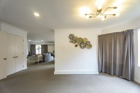 Photo of property in 9 Burleigh Place, Rototuna, Hamilton, 3210
