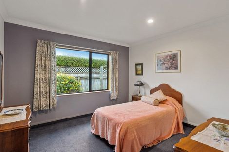 Photo of property in 11 Aburoc Place, Paraparaumu Beach, Paraparaumu, 5032