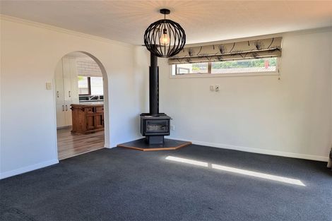 Photo of property in 21 Oxford Street, Picton, 7220