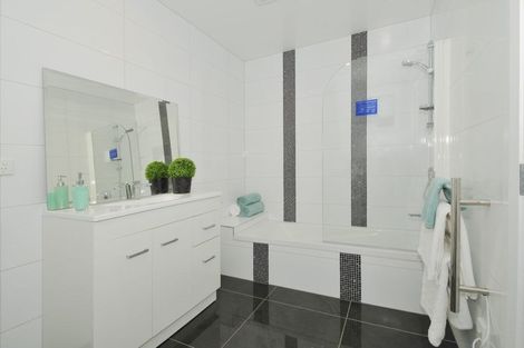 Photo of property in 22 Elizabeth Street, Petone, Lower Hutt, 5012